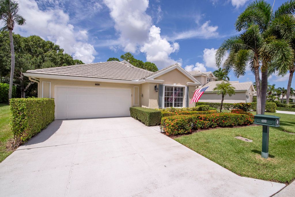 Photo of 600 Masters Way, Palm Beach Gardens, FL 33418 (MLS # R11068506)
