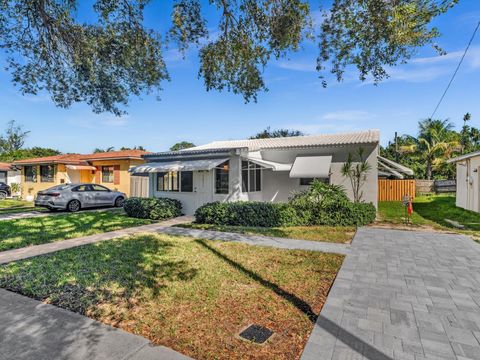 2451 Washington St Hollywood FL 33020