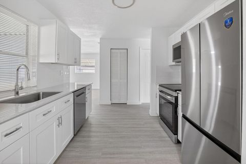Tiny photo for 703 SW 18th Street, Boynton Beach, FL 33426 (MLS # B26021849)