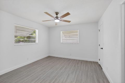 Tiny photo for 703 SW 18th Street, Boynton Beach, FL 33426 (MLS # B26021849)