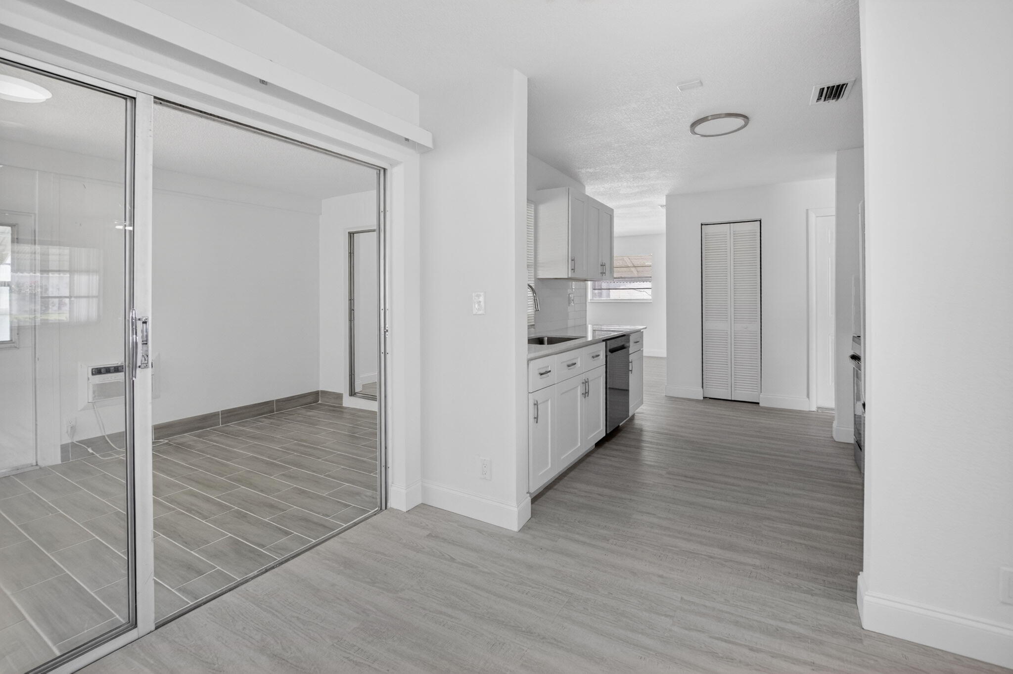 PALM BEACH LEISUREVILLE SEC 9 - Residential