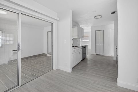 Tiny photo for 703 SW 18th Street, Boynton Beach, FL 33426 (MLS # B26021849)