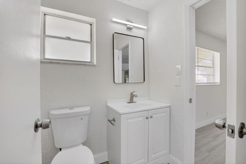 Tiny photo for 703 SW 18th Street, Boynton Beach, FL 33426 (MLS # B26021849)