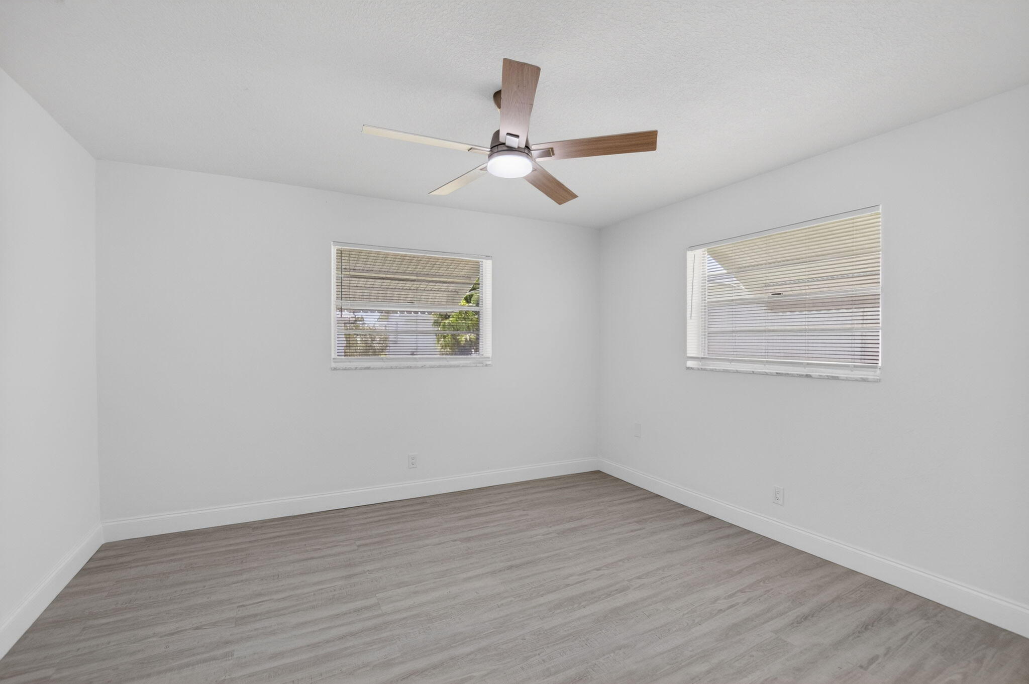 PALM BEACH LEISUREVILLE SEC 9 - Residential