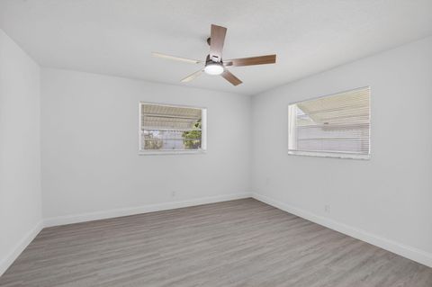Tiny photo for 703 SW 18th Street, Boynton Beach, FL 33426 (MLS # B26021849)