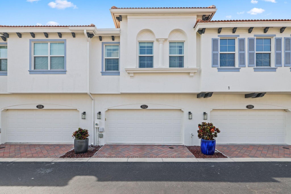 Photo of 3112 Waterside Circle, Boynton Beach, FL 33435 (MLS # B26093027)