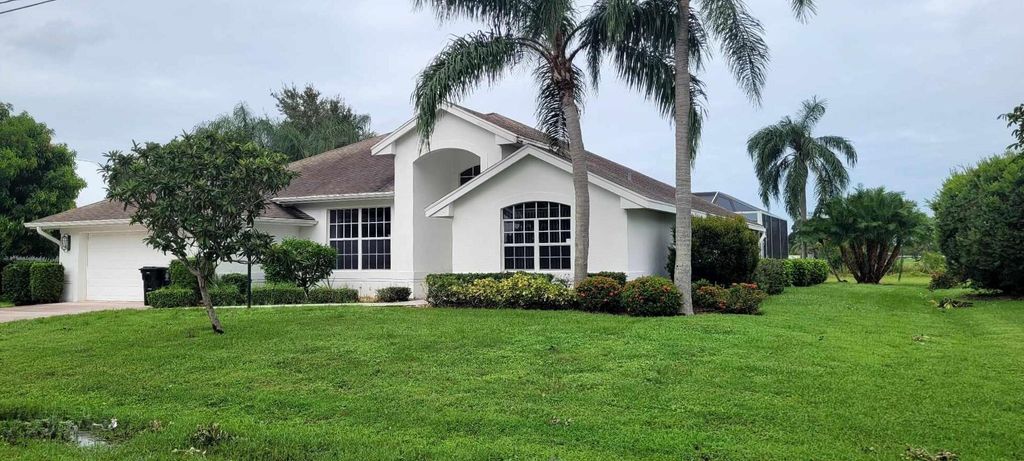 Photo of 3237 SE Morningside Boulevard, Port Saint Lucie, FL 34952 (MLS # B26008101)