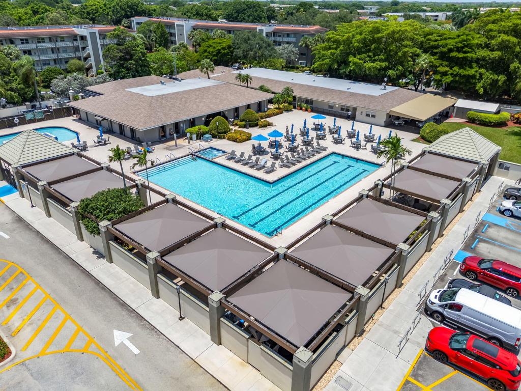 ANDROS VILLAGE E CONDO - Residential