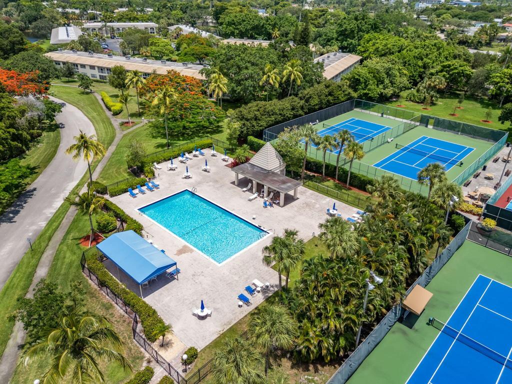 ANDROS VILLAGE E CONDO - Residential