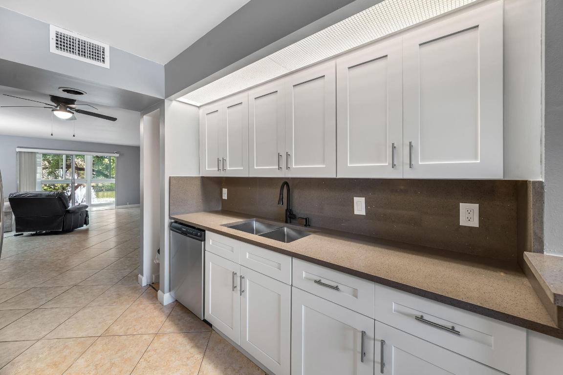 ANDROS VILLAGE E CONDO - Residential