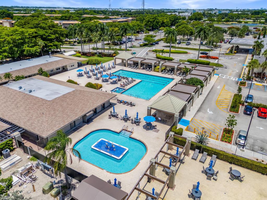 ANDROS VILLAGE E CONDO - Residential