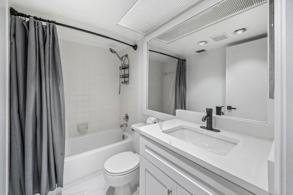 ANDROS VILLAGE E CONDO - Residential