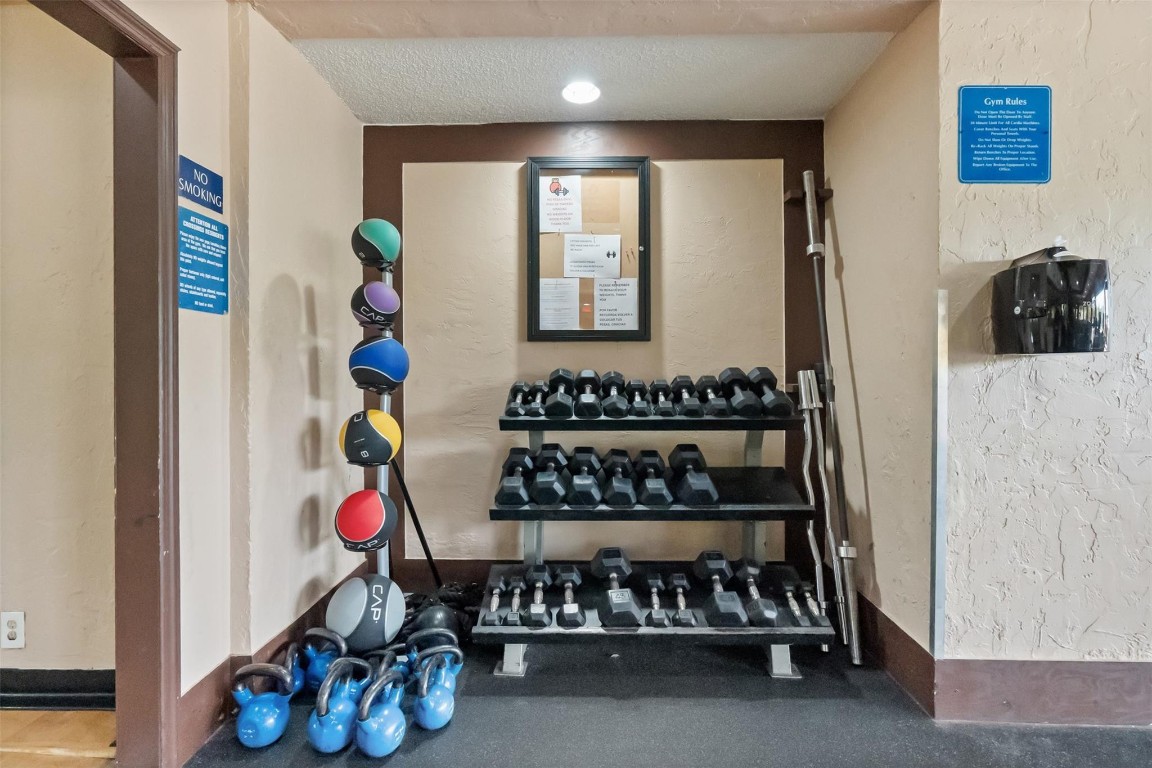 HOST CROSSINGS - Residential Lease