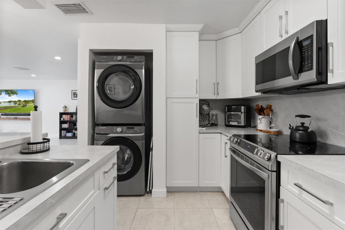 HOST CROSSINGS - Residential Lease