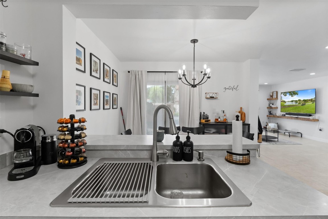 HOST CROSSINGS - Residential Lease