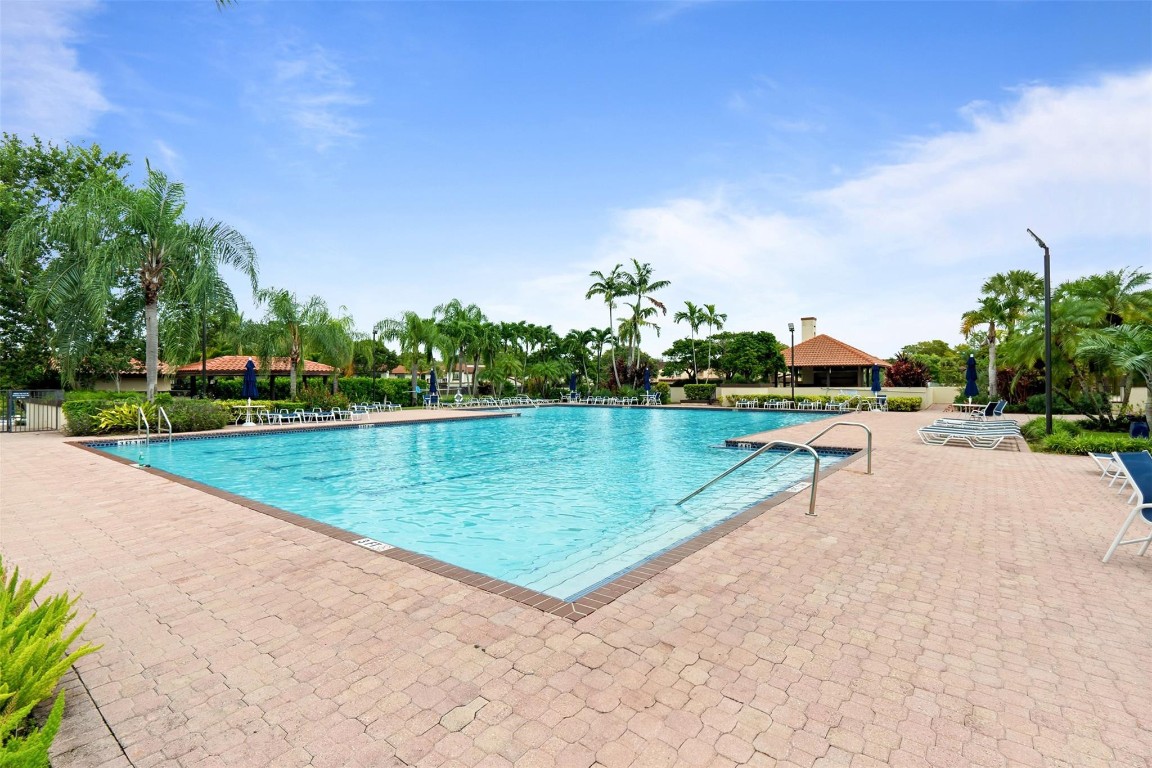 HOST CROSSINGS - Residential Lease