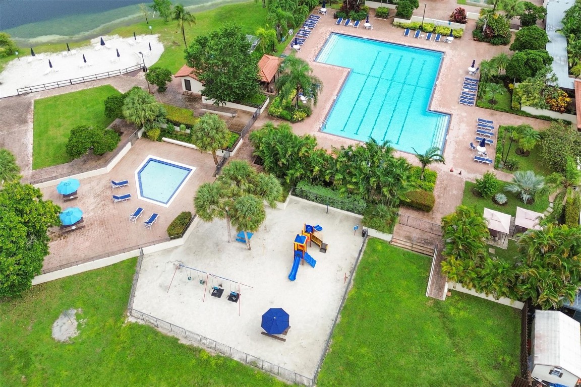 HOST CROSSINGS - Residential Lease