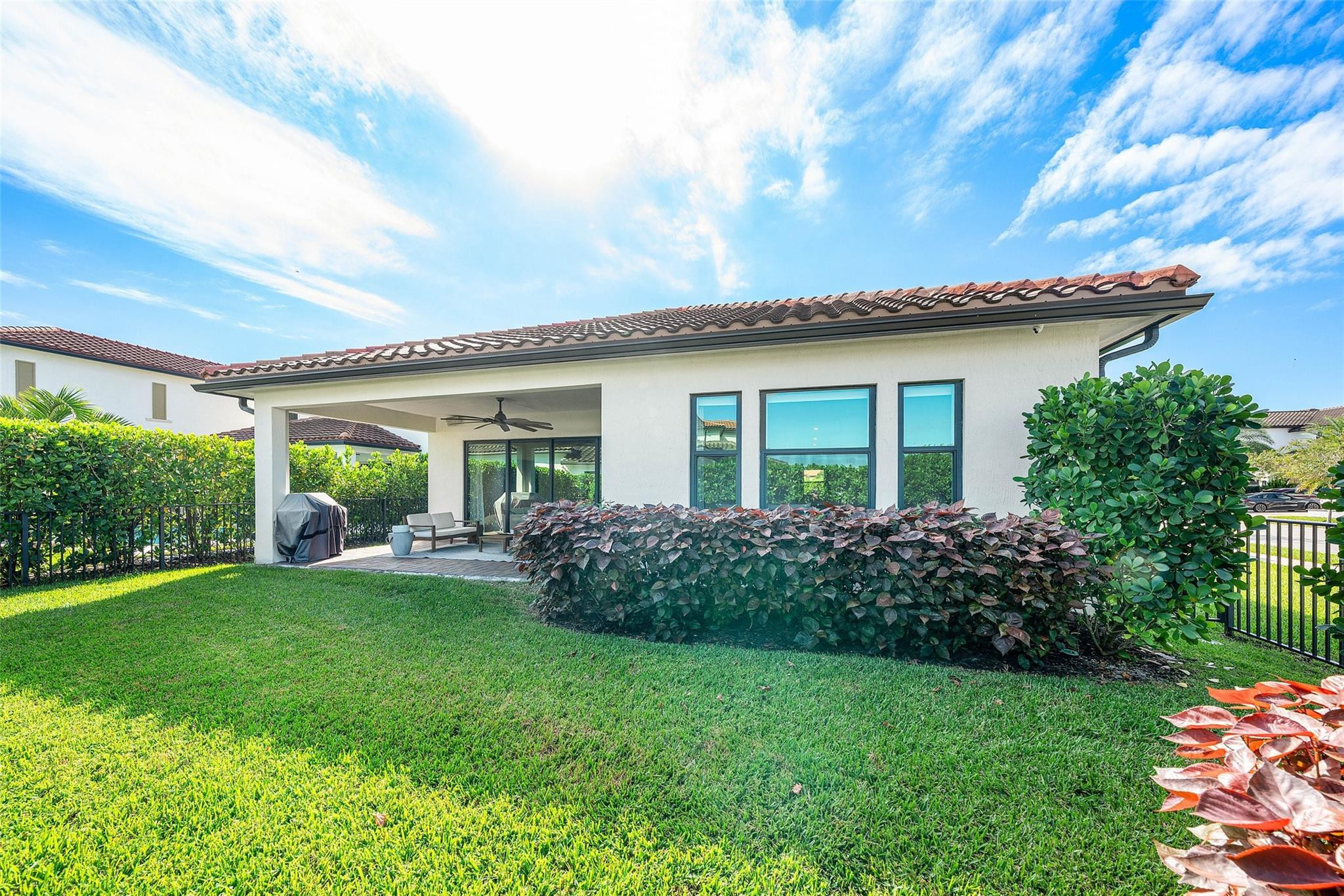 Parkland Bay 183-49 B - Residential