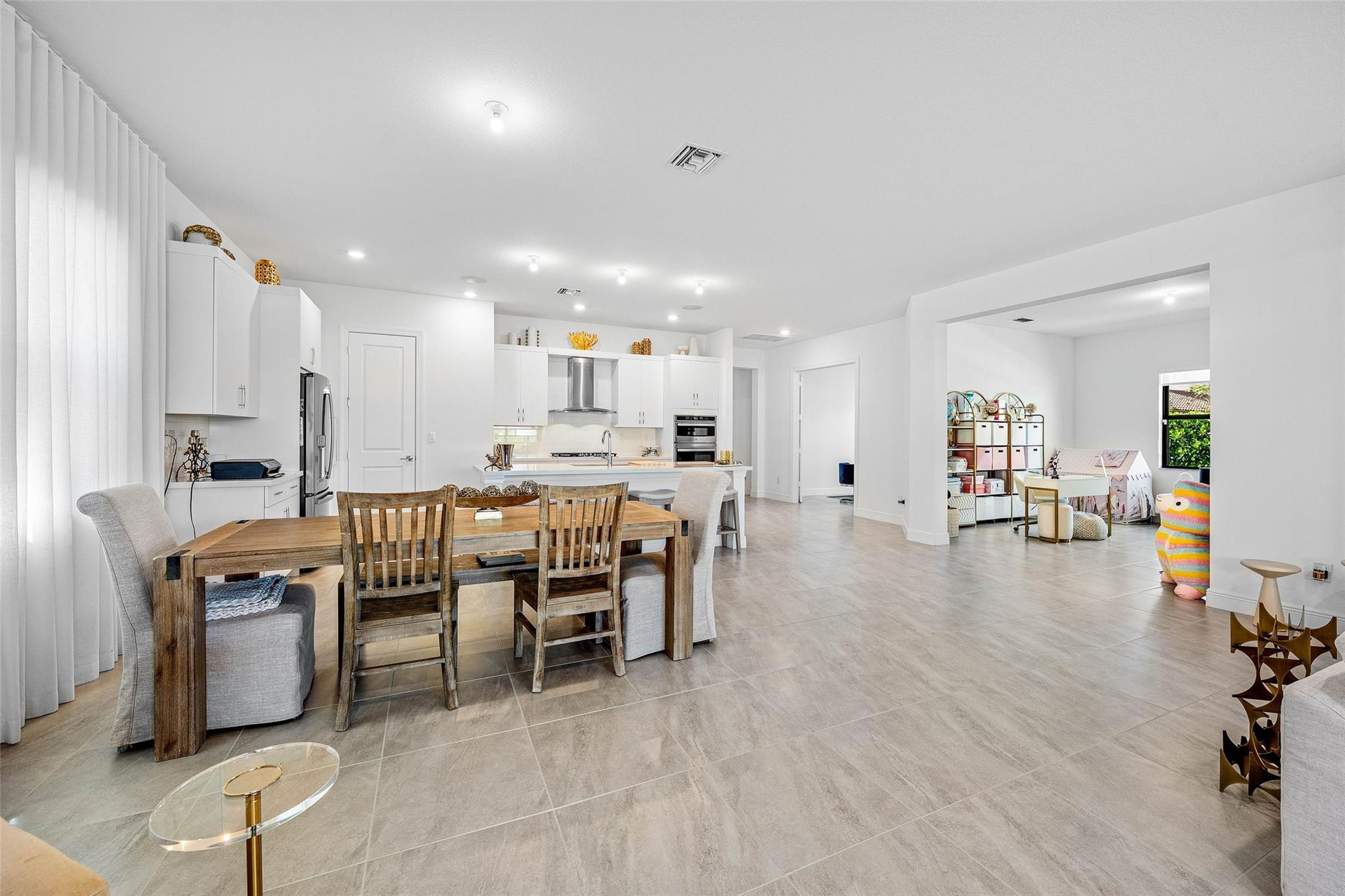 Parkland Bay 183-49 B - Residential