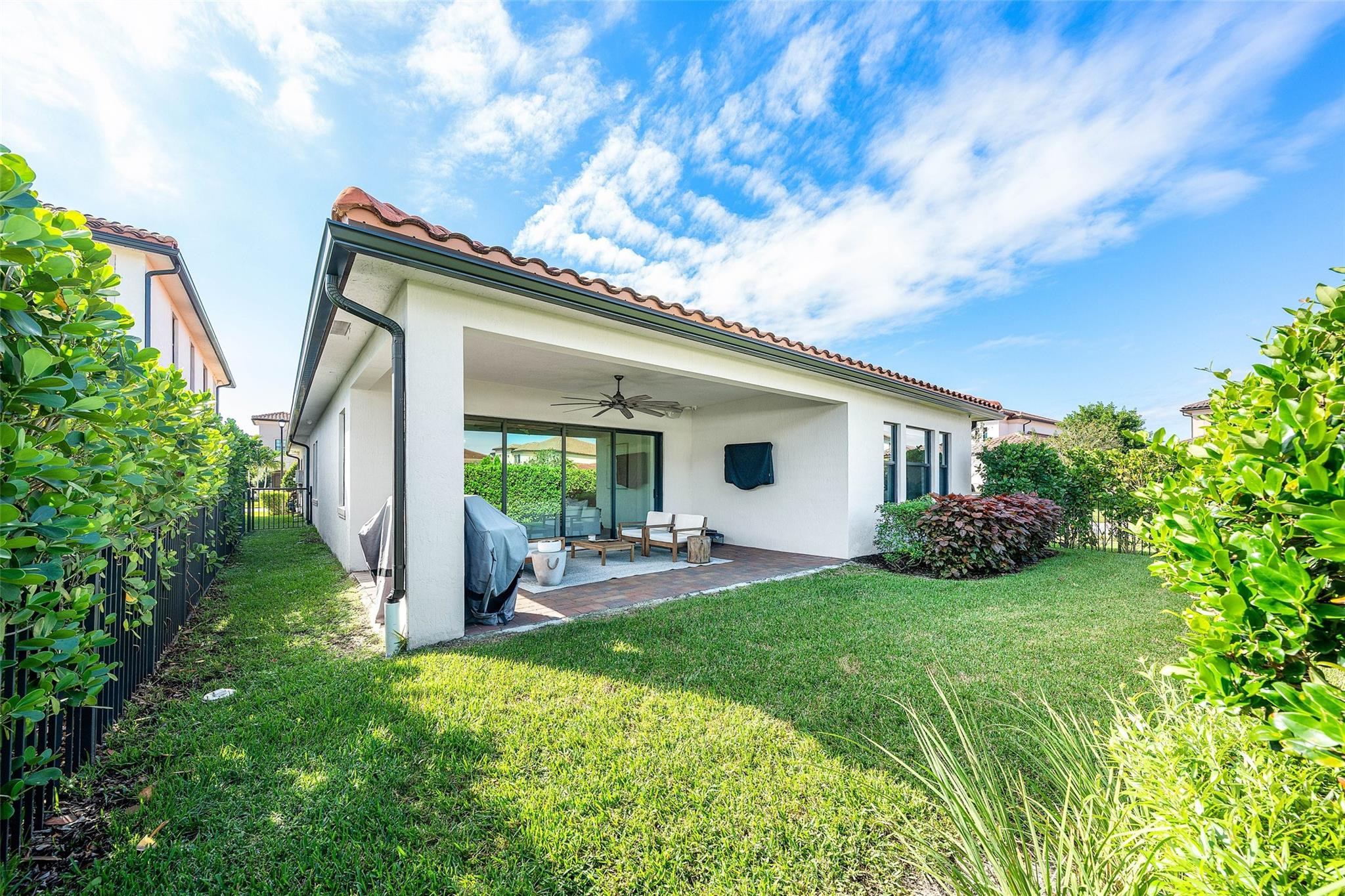 Parkland Bay 183-49 B - Residential