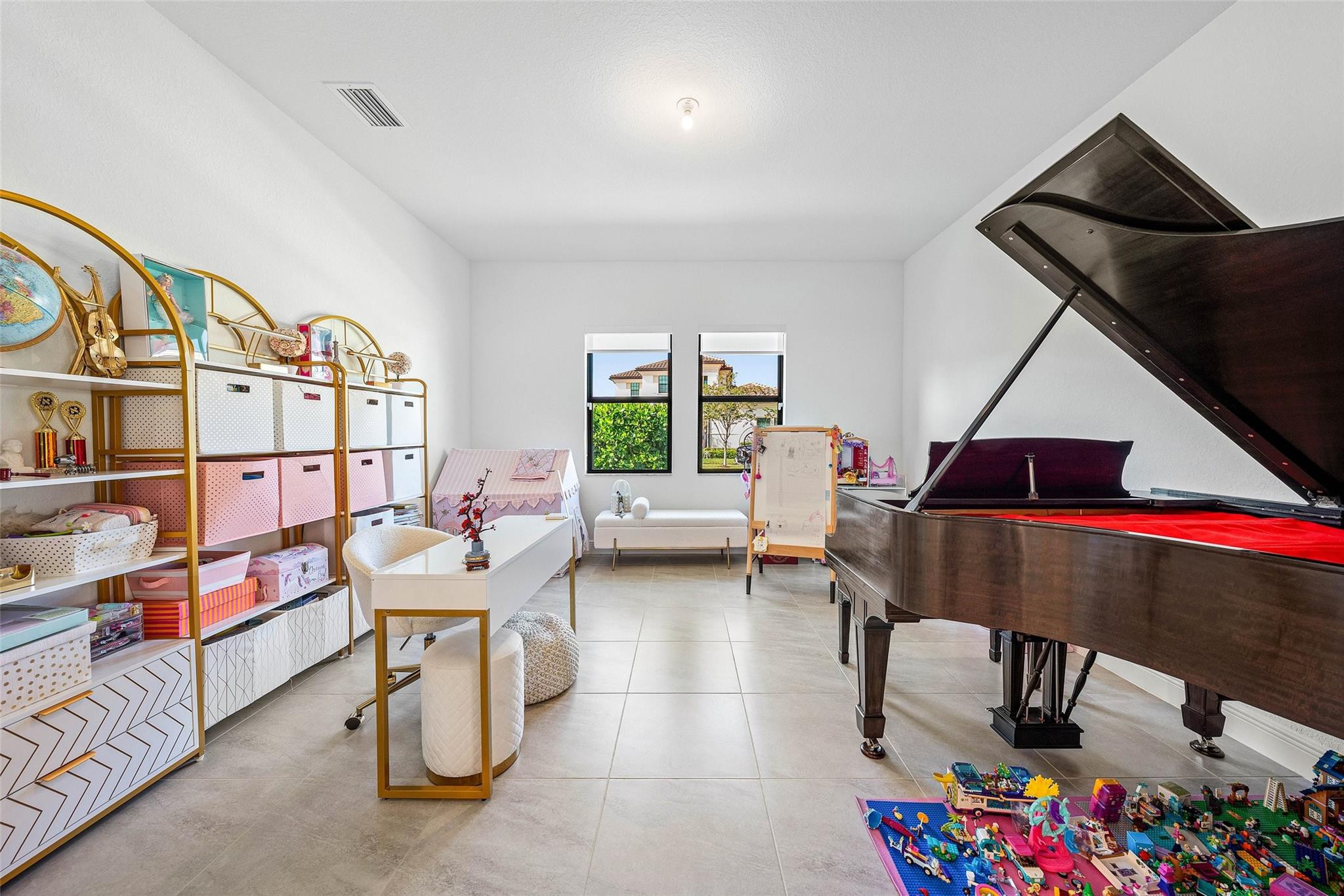 Parkland Bay 183-49 B - Residential