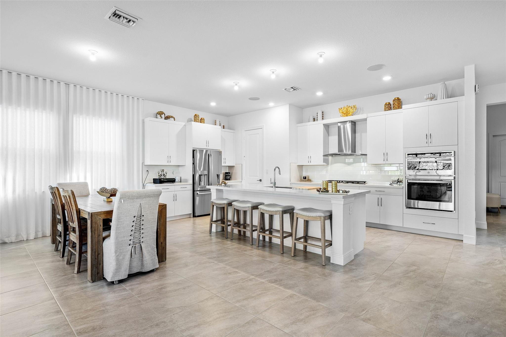 Parkland Bay 183-49 B - Residential