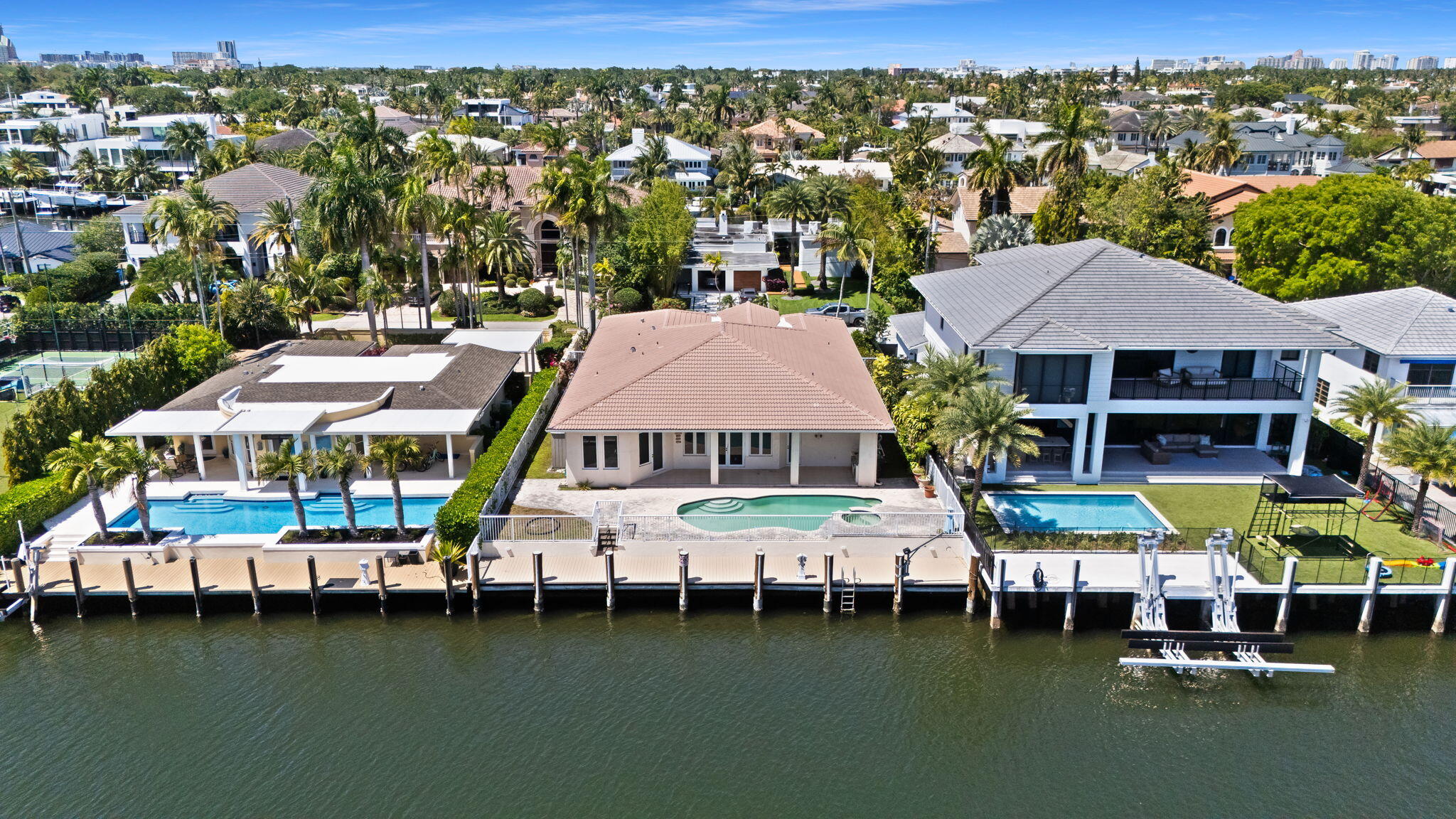 RIO VISTA ISLES - Residential