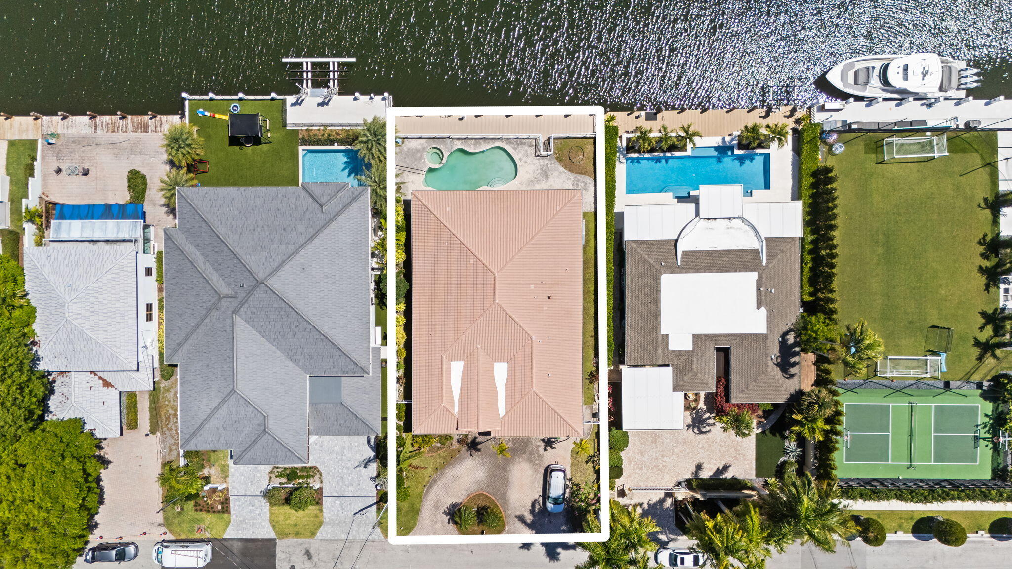 RIO VISTA ISLES - Residential