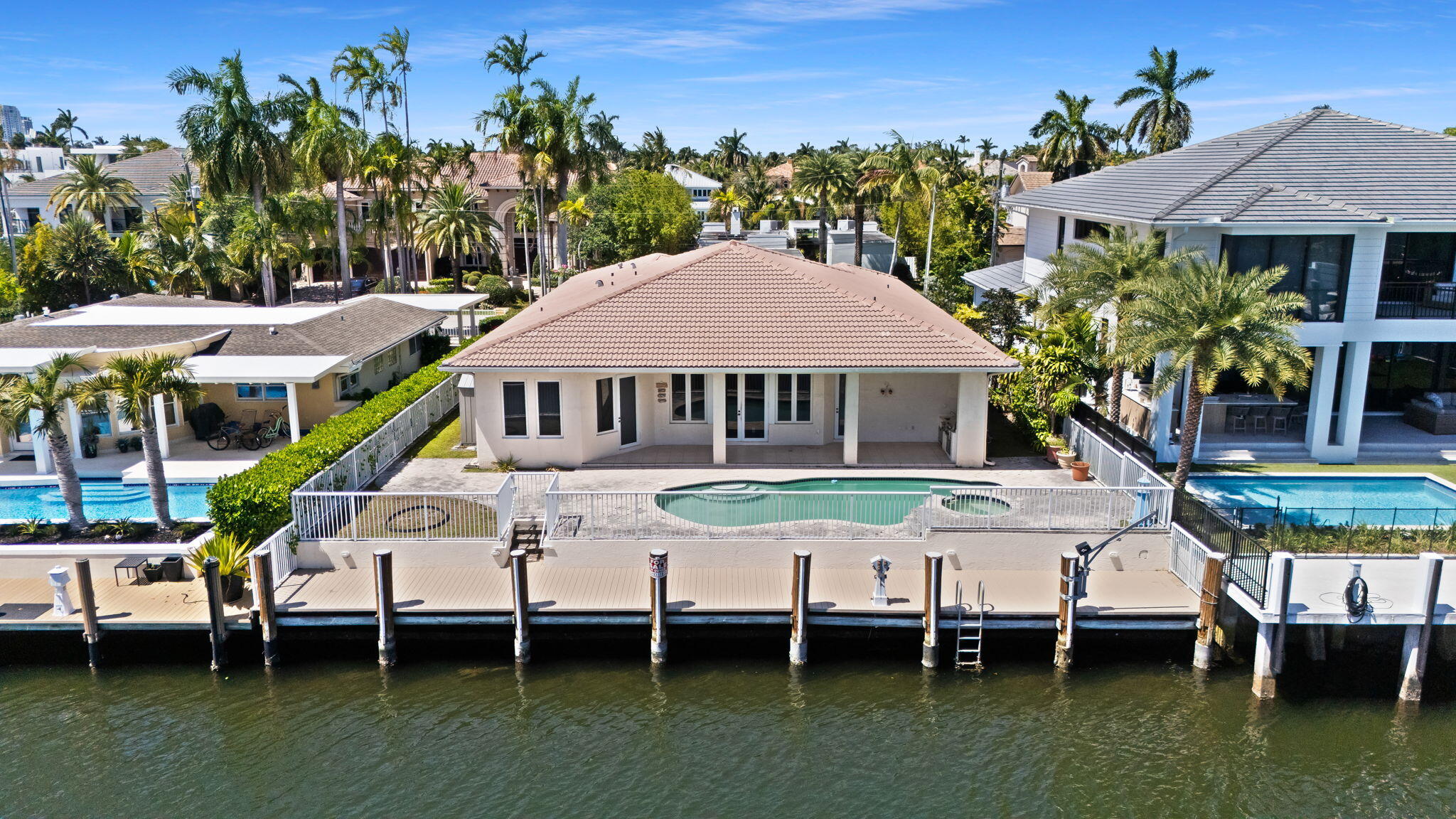 RIO VISTA ISLES - Residential