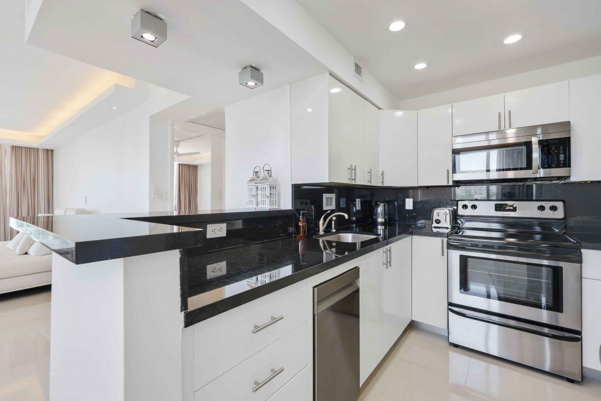 MIRADOR 1000 CONDO - Residential