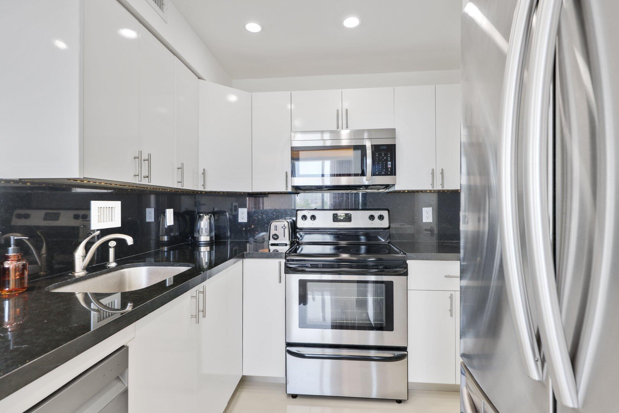 MIRADOR 1000 CONDO - Residential