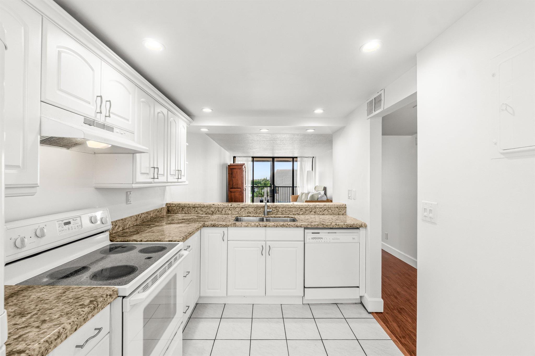 BOCA BAYOU CONDO - Residential Lease