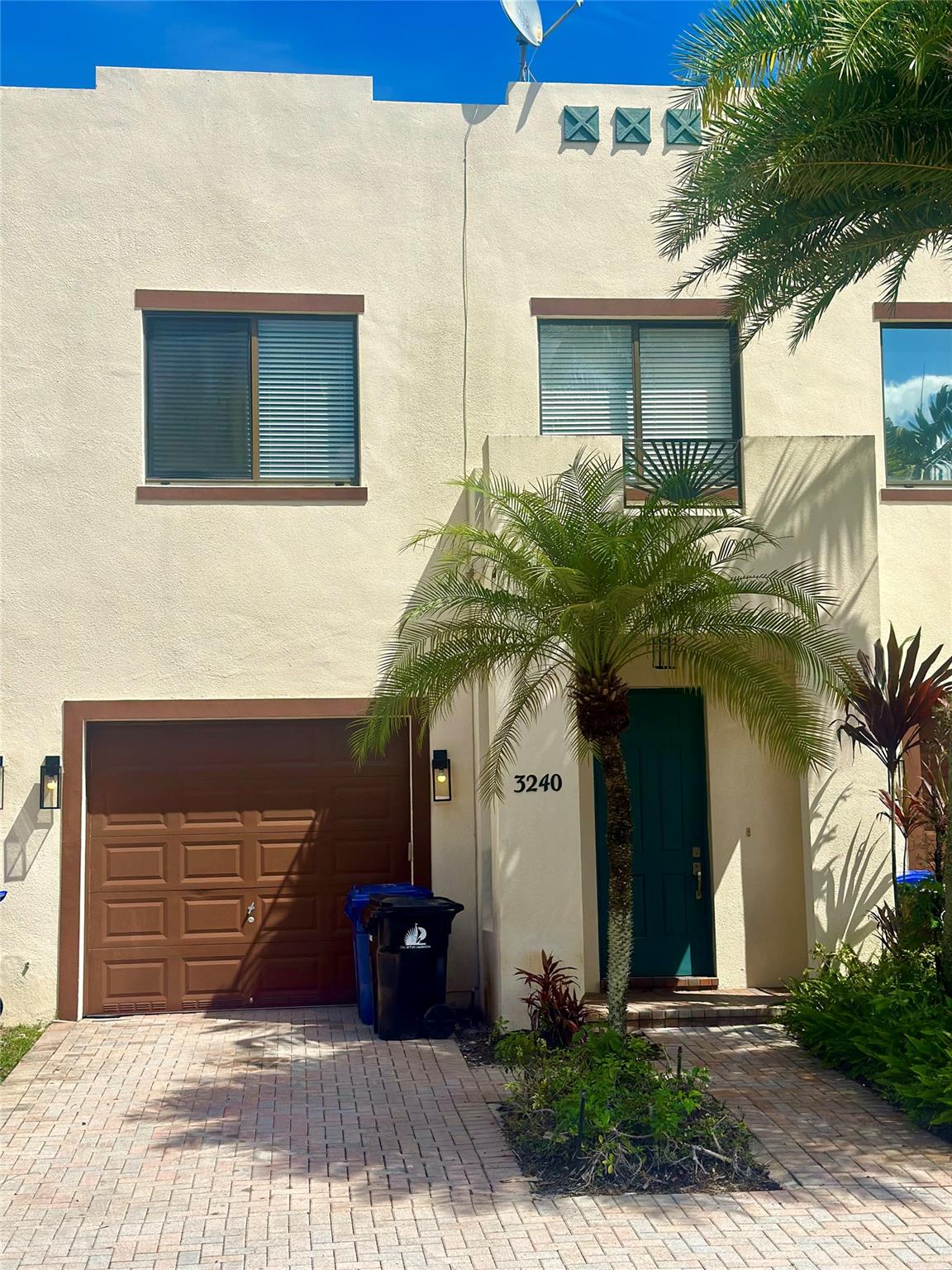 Spacious 3 bedroom 2.5 bathroom townhome with one car garage located in Edgewood Landings in Fort Lauderdale, conveniently located to I-95, Airport, Las Olas Blvd & the Beach. This bright & airy townhome is move-in ready having just been fully painted and meticulously cleaned.  Features include impact windows and doors, new luxury vinyl flooring, an open concept living area with spacious kitchen, granite countertops, new stainless steel appliances, pantry & extra storage closet.