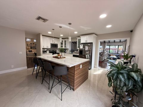 MITEN MYYDÄ FLORIDAN ASUNTO 1988 Sacramento Weston FL 33326