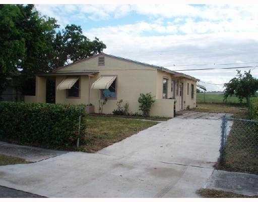 WHISPERING PALMS PL - Residential