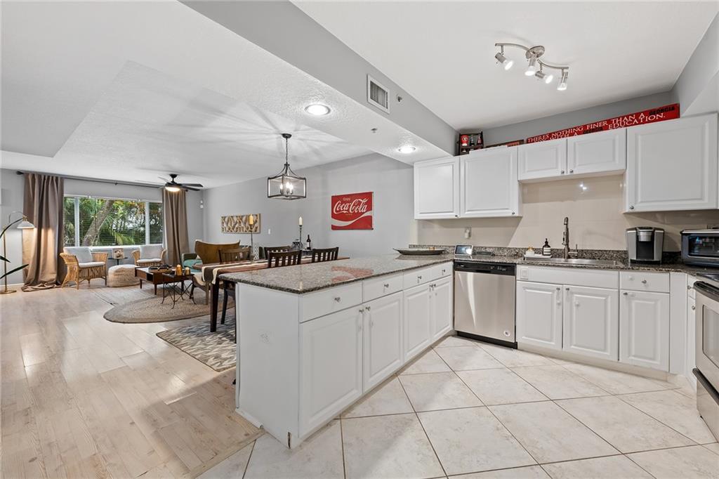 Riverbend Townhomes - Residential
