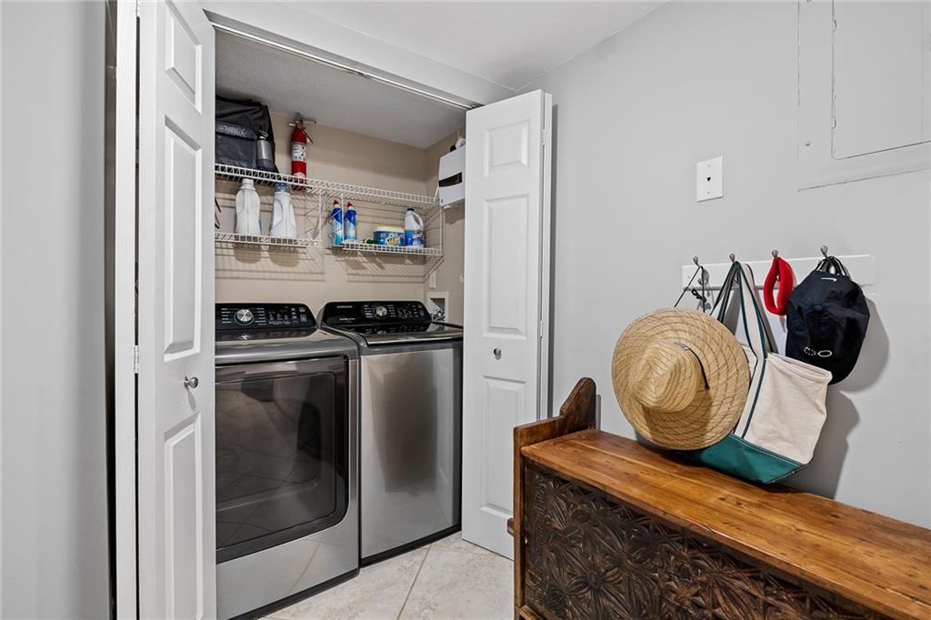 Riverbend Townhomes - Residential