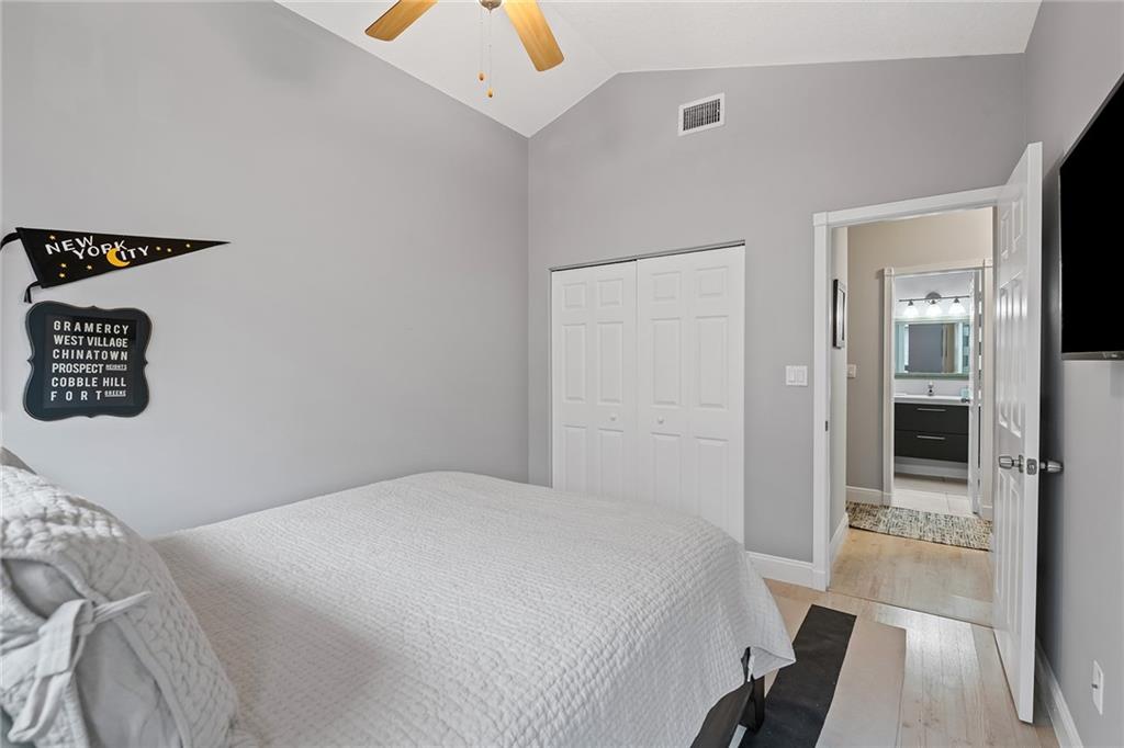 Riverbend Townhomes - Residential