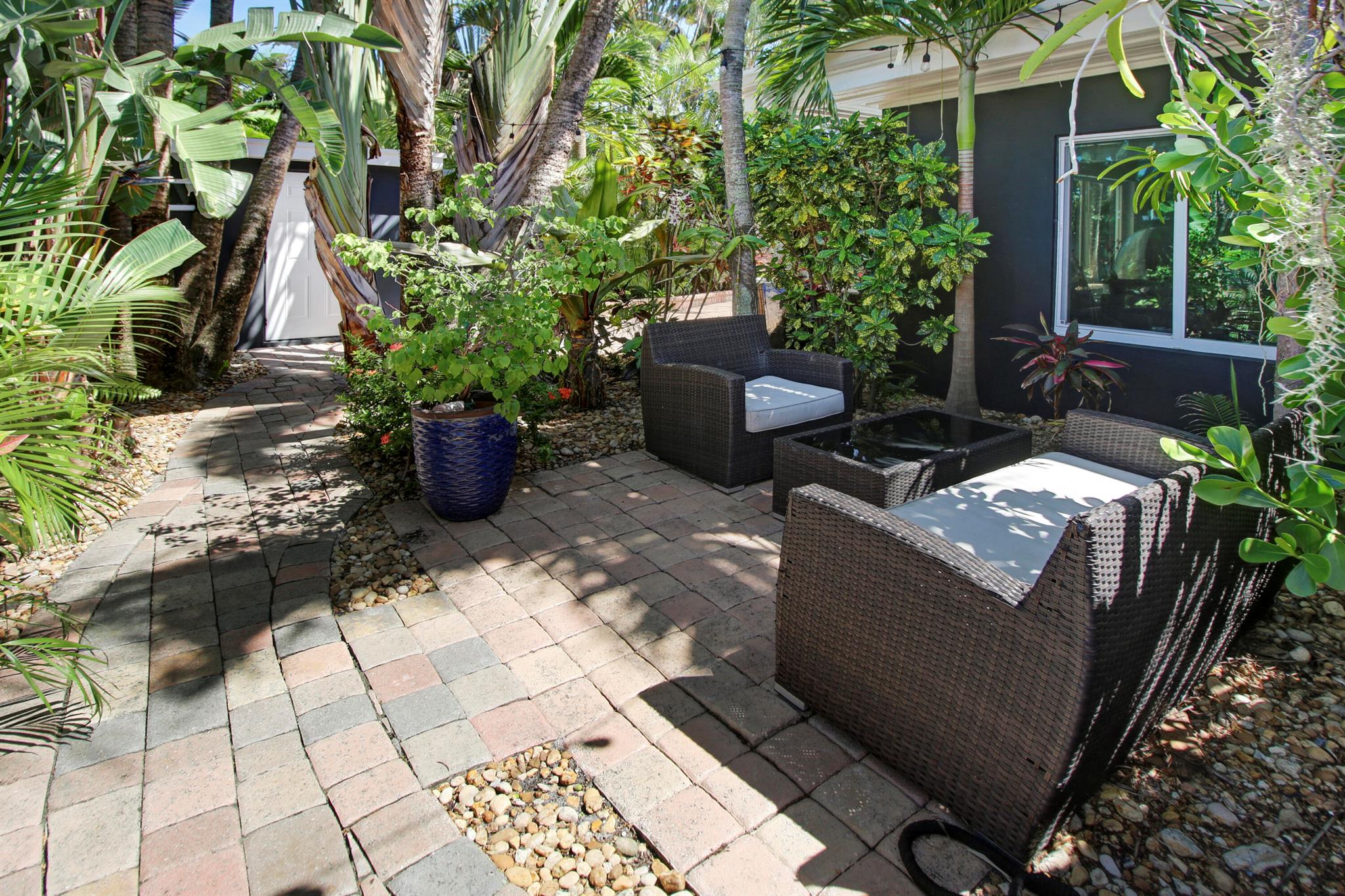 CORAL POINT - Residential