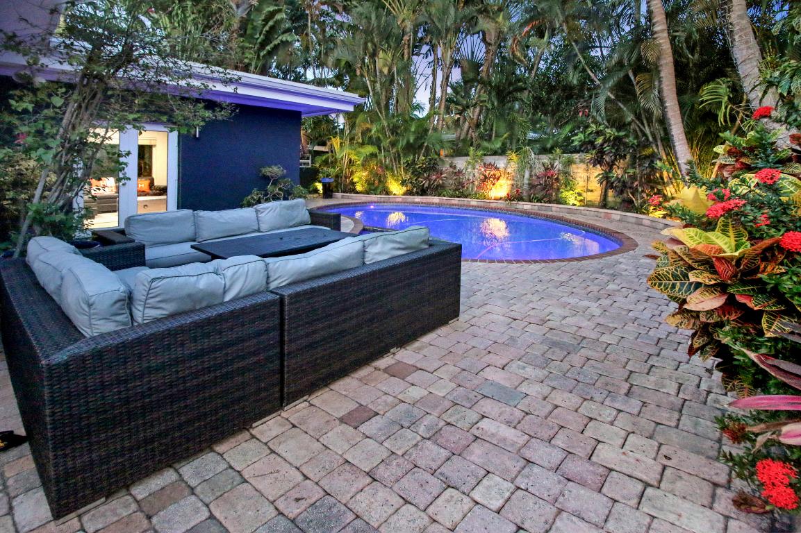 CORAL POINT - Residential