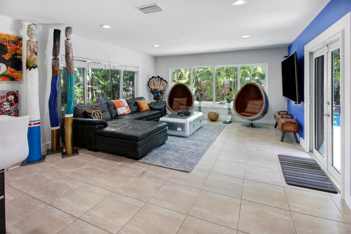 CORAL POINT - Residential