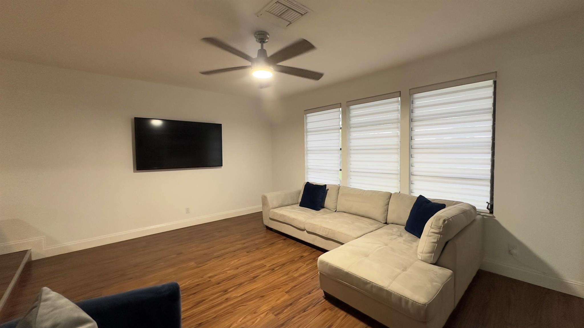 LONE PINE ESTATES PLATS 4 AND 5 - Residential Lease