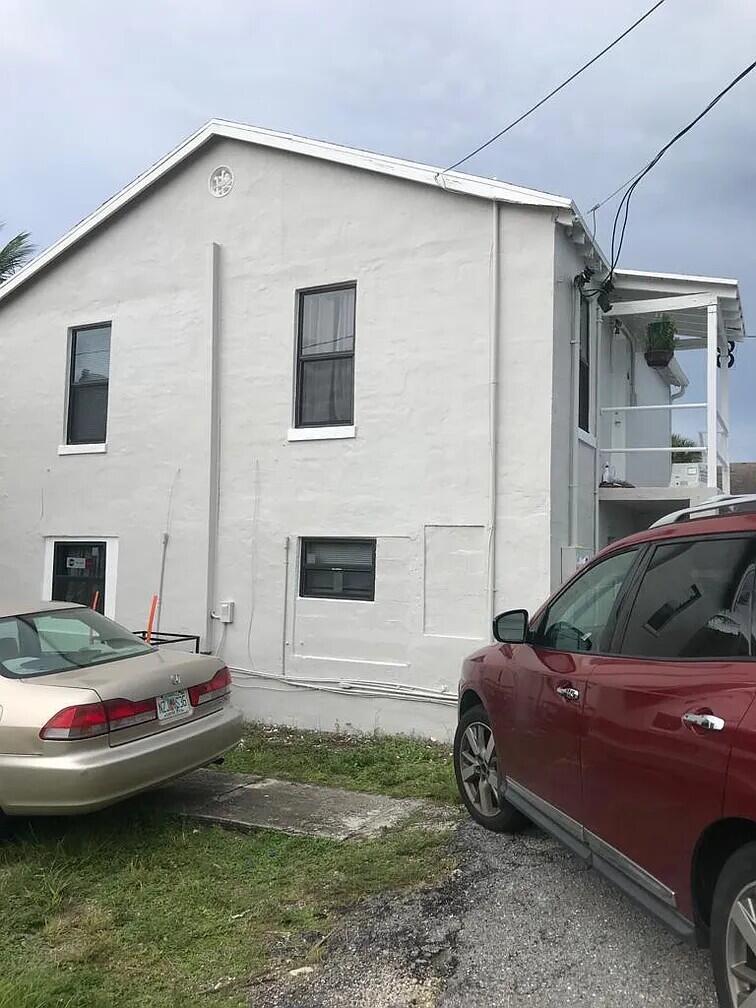 711 Palm Beach Lakes Boulevard