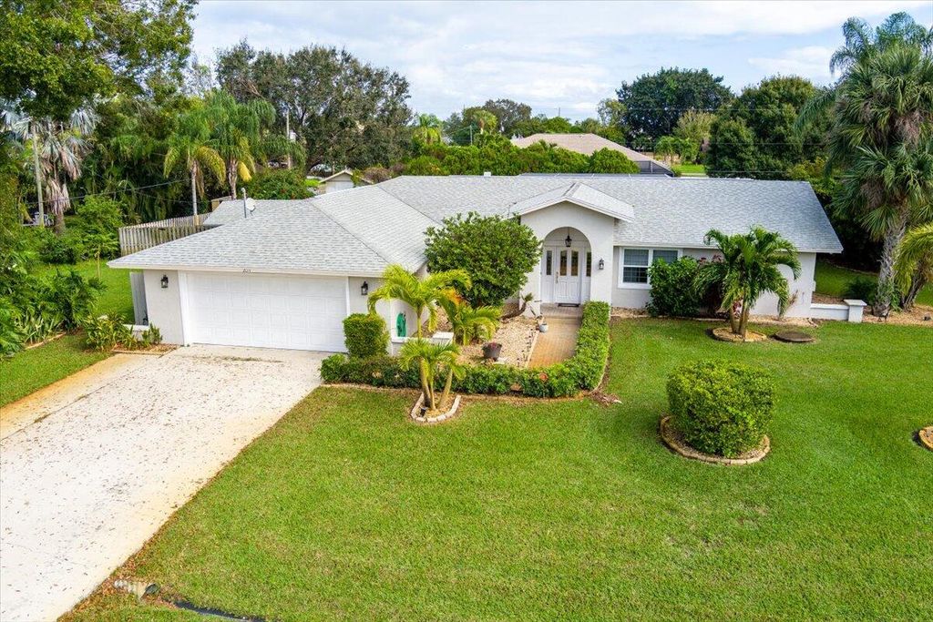 Photo of 2013 SE Hanford Road, Port Saint Lucie, FL 34952 (MLS # R10848623)