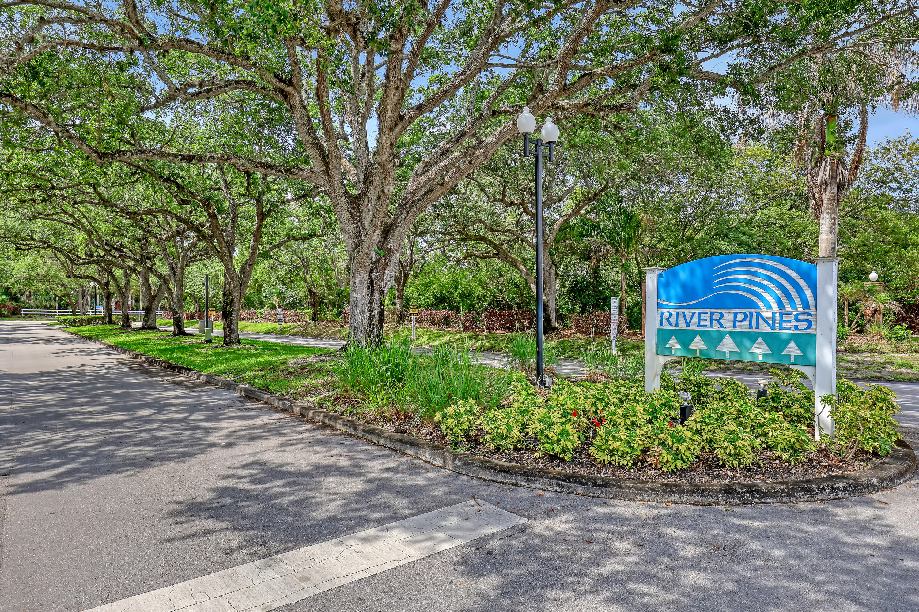 RIVER PINES - Residential
