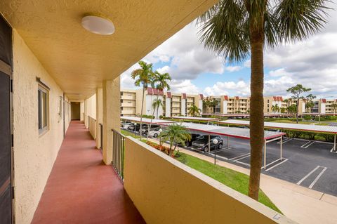 Condominium in Boca Raton FL 23277 Barwood Lane Ln 15.jpg