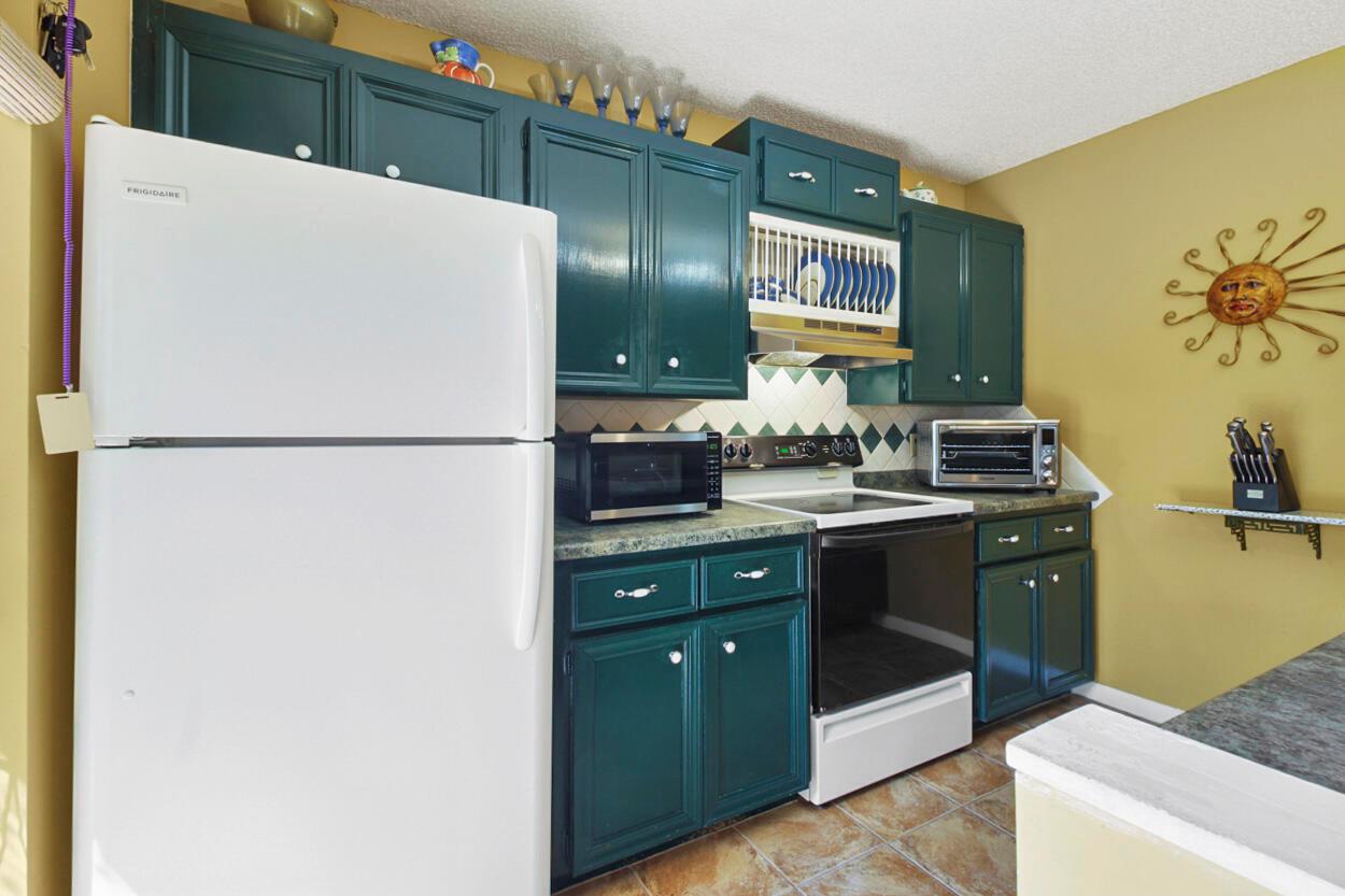 SUNSET TRACE AT MARTIN DO - Residential