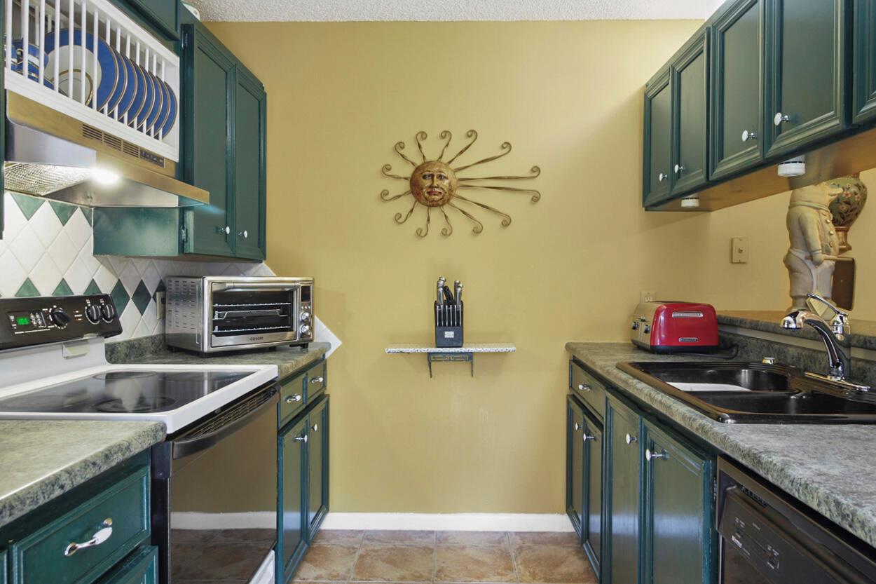 SUNSET TRACE AT MARTIN DO - Residential