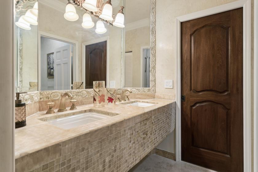 FAIRWAYS AT EAGLE TRACE - Residential