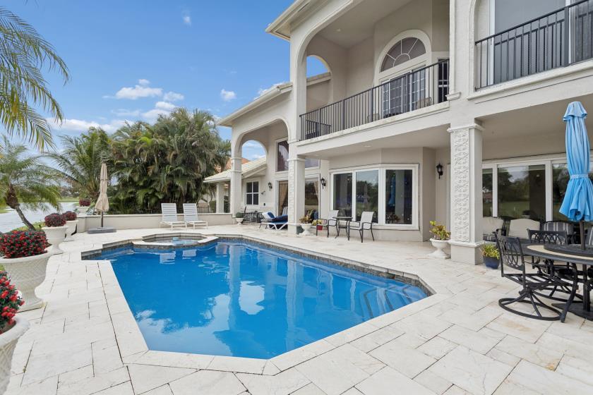 FAIRWAYS AT EAGLE TRACE - Residential